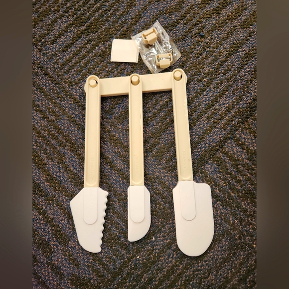 Cream Kitchen Utensil Set Vintage - Picture 1 of 1